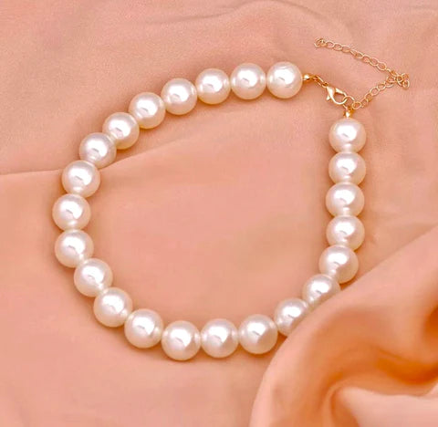 Rivoen Pearl Necklace